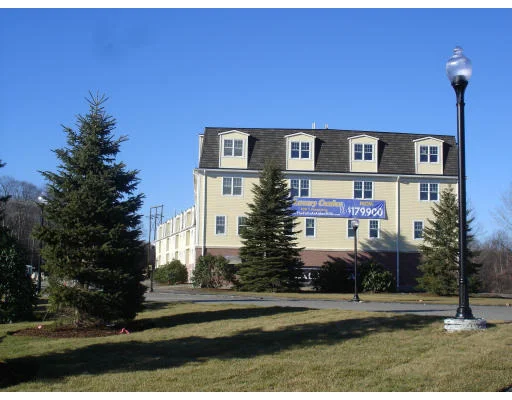 Unit for sale at 118 Bemis Road, Fitchburg, MA 01420