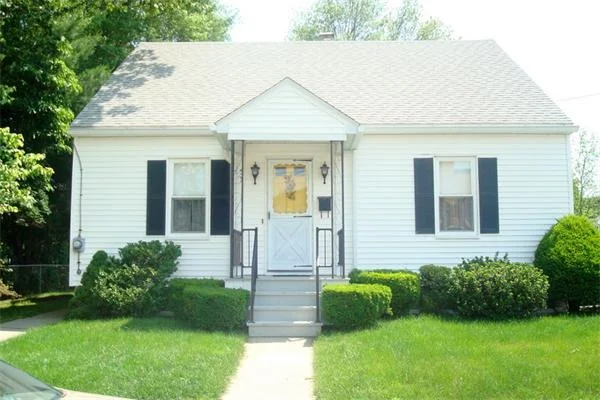 Unit for sale at 53 Lincoln St, Webster, MA 01570