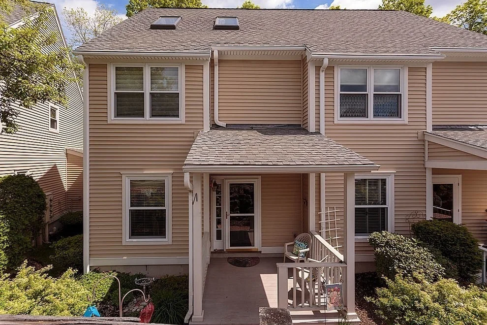 Unit for sale at 56 Hammond Place, Woburn, MA 01801