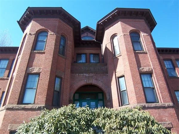 321 Plantation Street