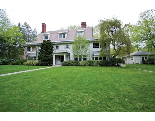 Unit for sale at 34 Spooner Rd, Brookline, MA 02467