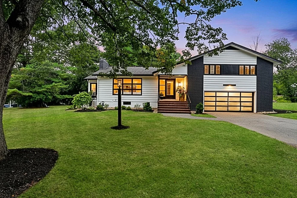 Unit for sale at 30 Linda Rd, Andover, MA 01810