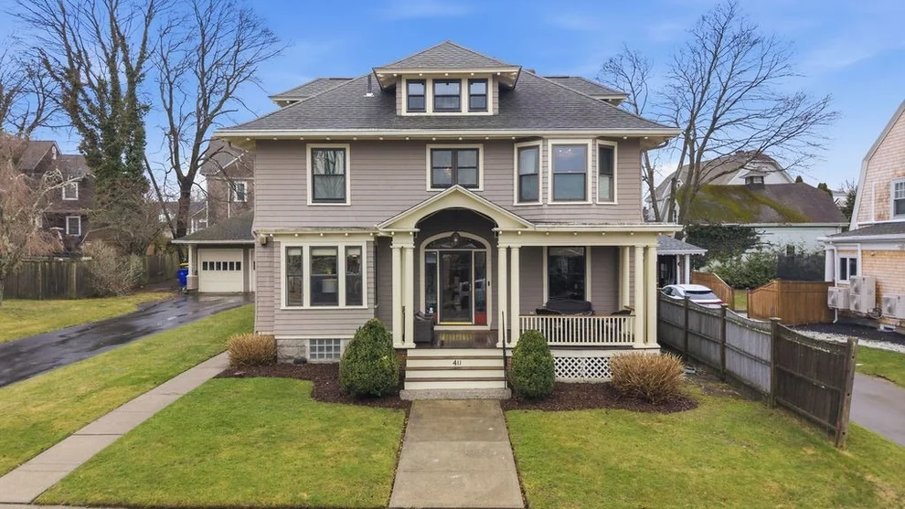 Unit for sale at 411 Stewart St, Fall River, MA 02720