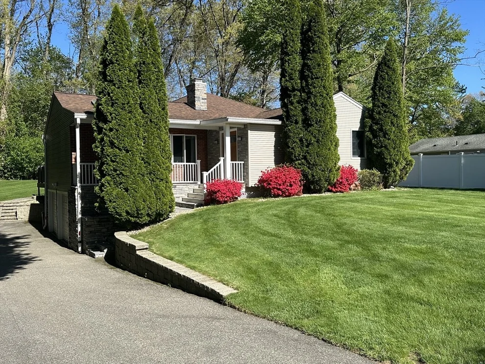 Unit for sale at 17 Pioneer Drive, Longmeadow, MA 01106