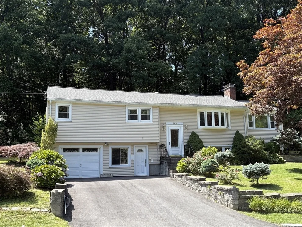 Unit for sale at 164 Lockland Ave, Framingham, MA 01701