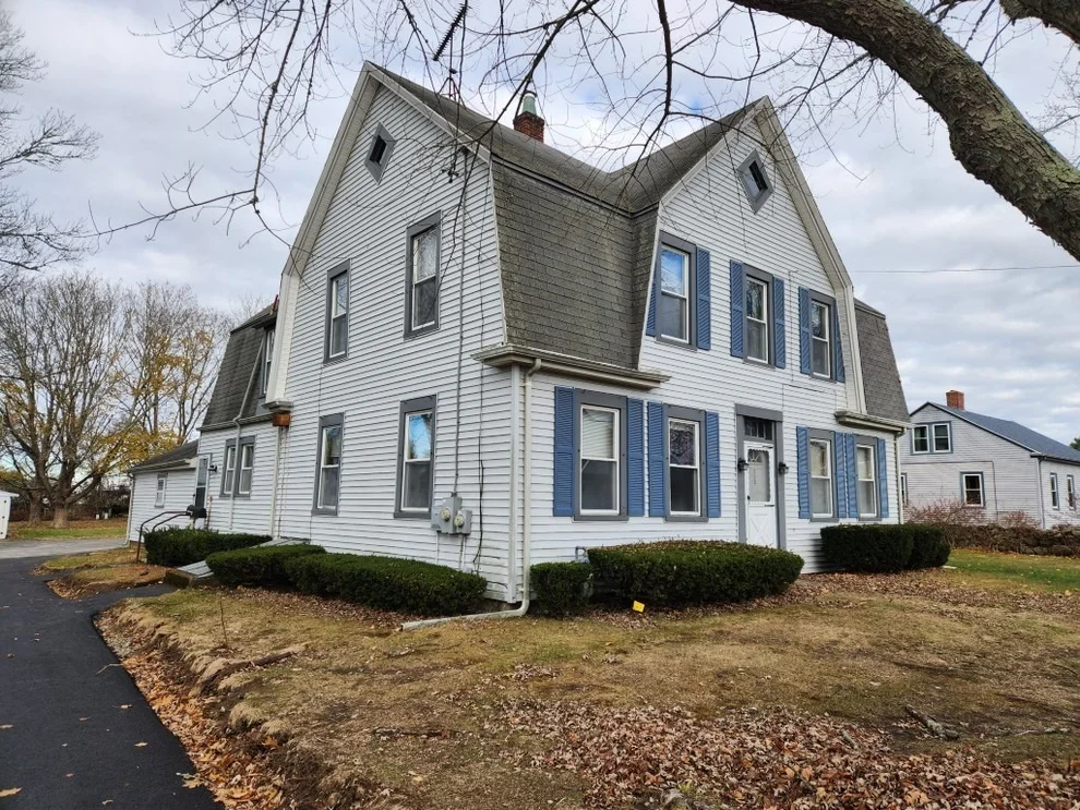 Unit for sale at 805 Hathaway Rd, New Bedford, MA 02740
