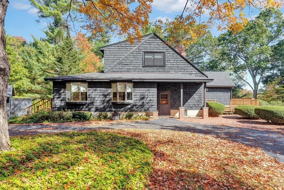 Unit for sale at 14 Pond St, Topsfield, MA 01983