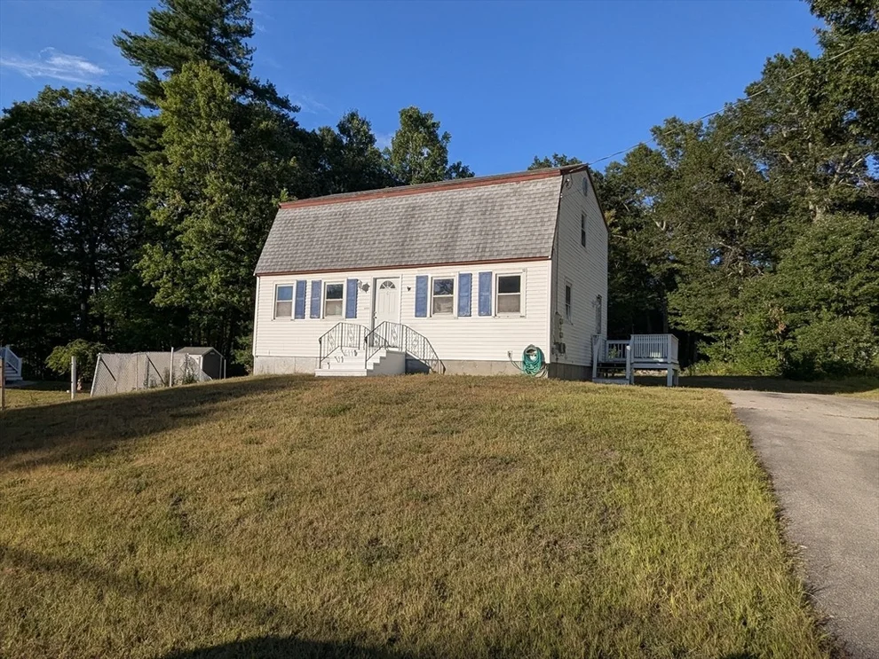 Unit for sale at 6 Michael Ave, Derry, NH 03038