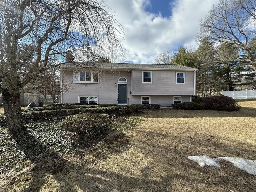 Unit for sale at 105 Duncan Rd, Stoughton, MA 02072