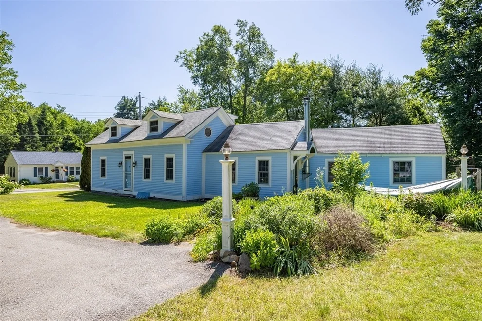 Unit for sale at 8 Smith St, Townsend, MA 01469
