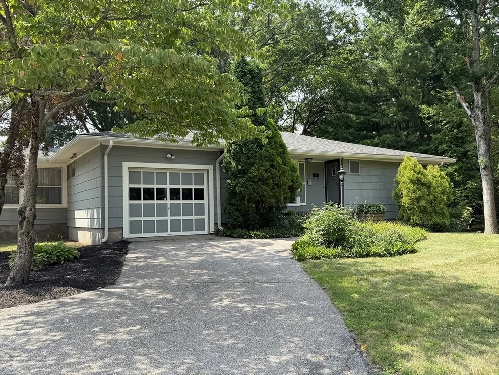 Unit for sale at 510 Thacher St, Attleboro, MA 02703