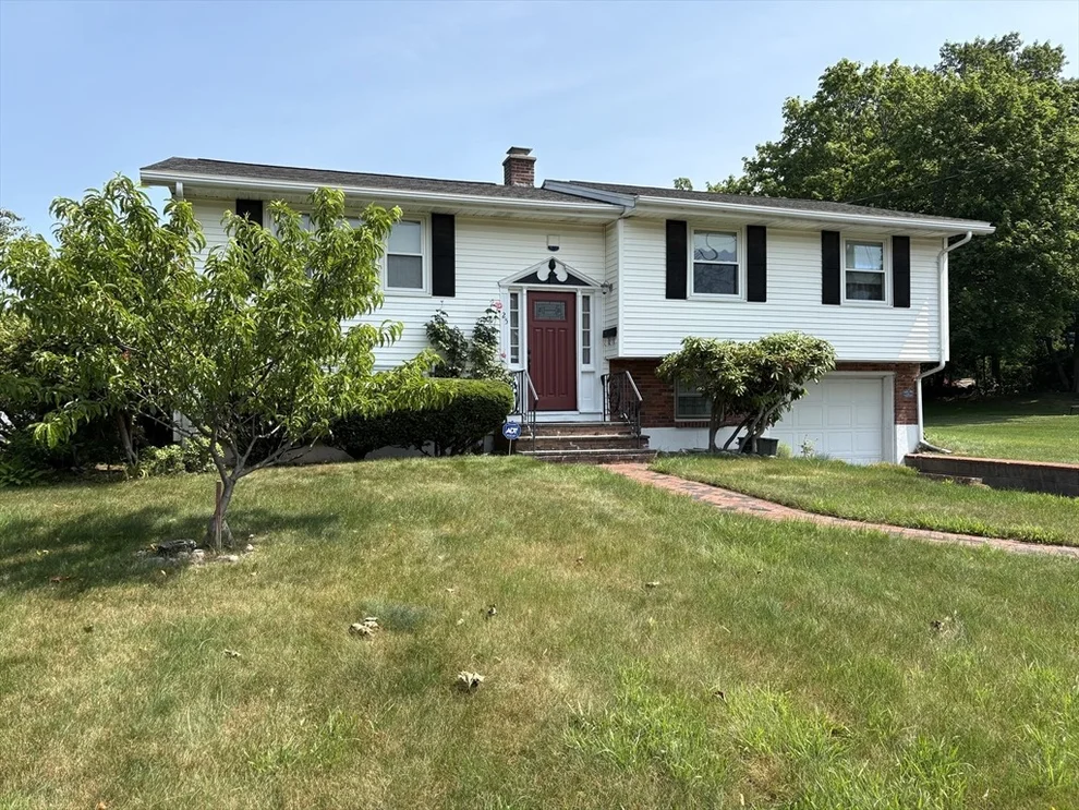 Unit for sale at 25 Crickett Rd, Brockton, MA 02301