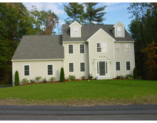 Unit for sale at 6 Hunter Lane, Sturbridge, MA 01518