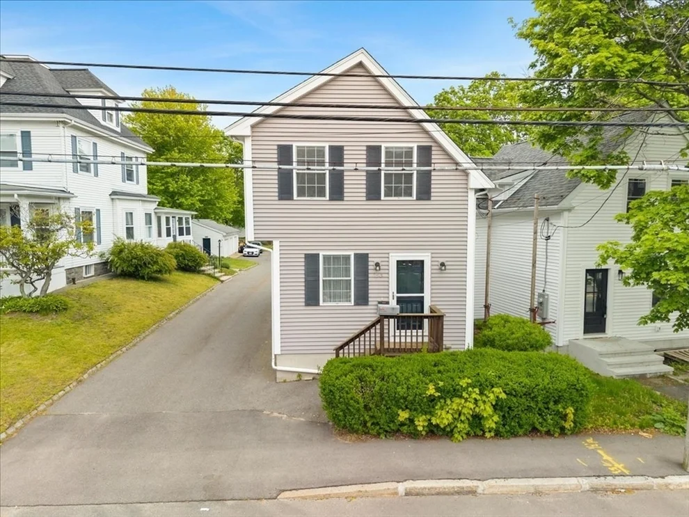 Unit for sale at 195 Bay St, Taunton, MA 02780