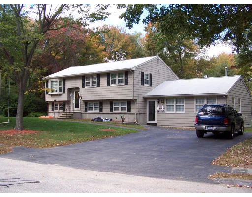Unit for sale at 8 Cheryl Ln, Billerica, MA 01821