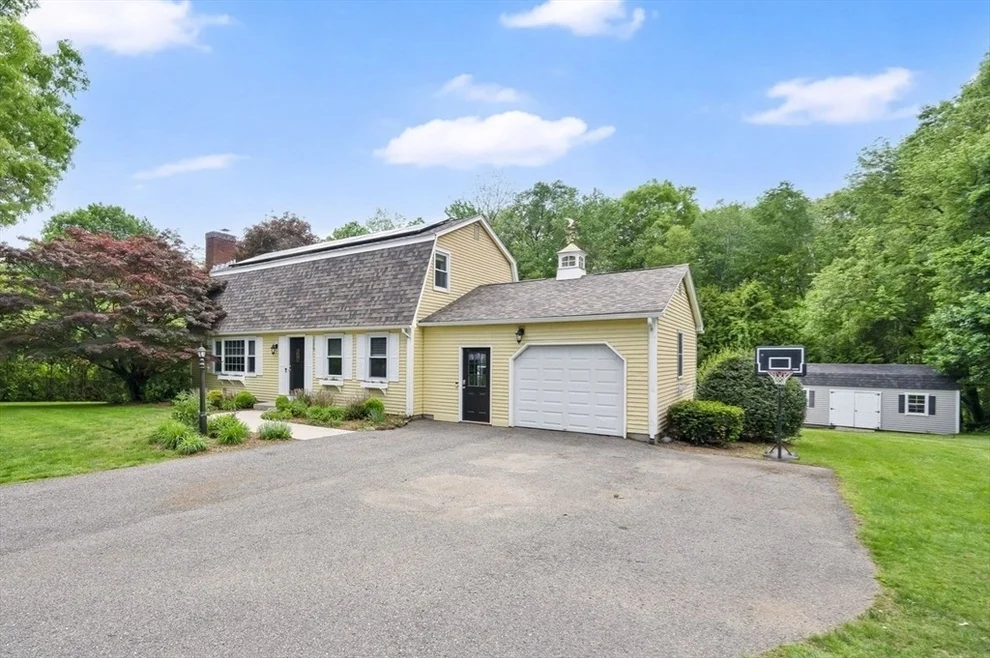 Unit for sale at 51 Lantern Ln, West Springfield, MA 01089