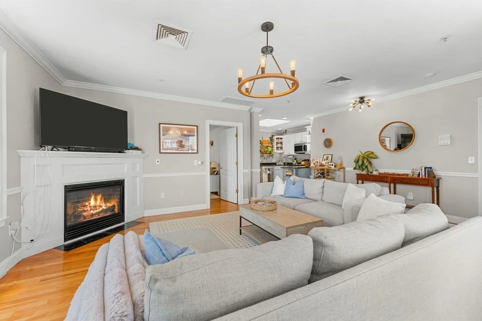 Unit for sale at 605 E Broadway, Boston, MA 02127