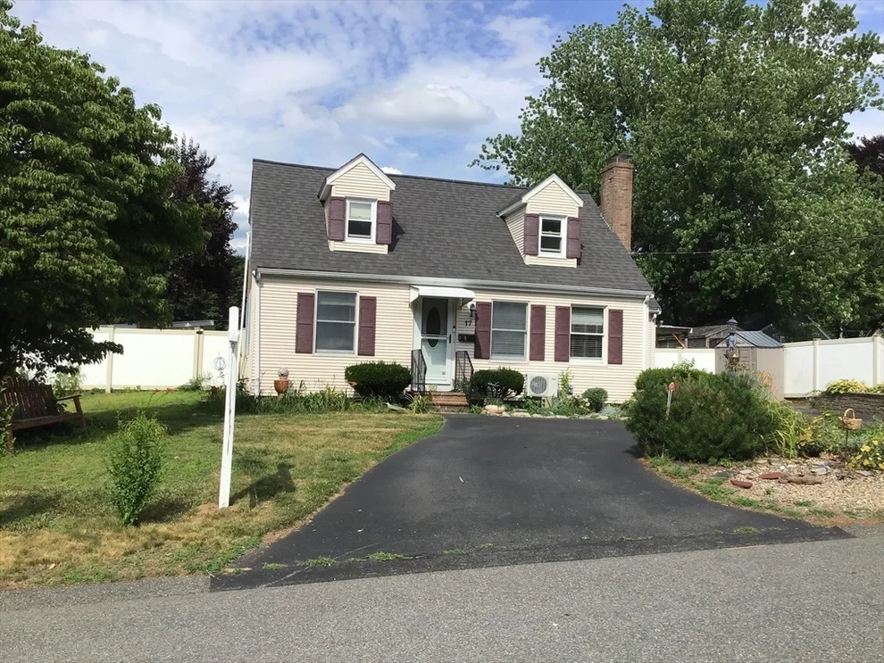 Unit for sale at 17 Arthur St, Rockland, MA 02370