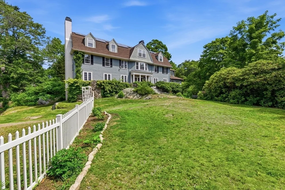 Unit for sale at 852 Hale St, Beverly, MA 01915