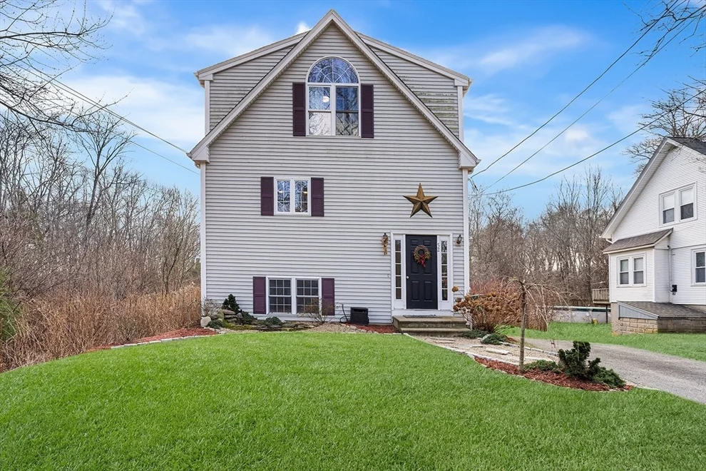 Unit for sale at 52 Deanville Rd, Attleboro, MA 02703