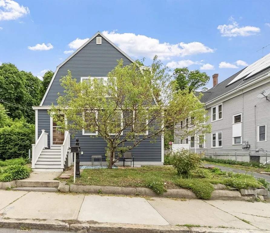 Unit for sale at 10 Swan St., Lawrence, MA 01841