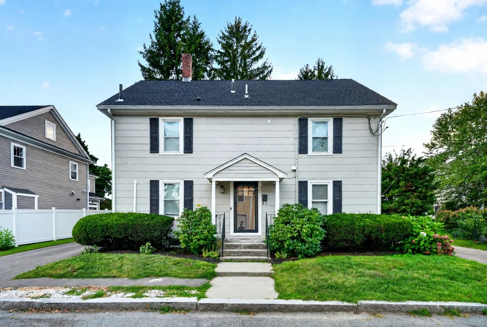 Unit for sale at 23 Shepard Ct, Winchester, MA 01890