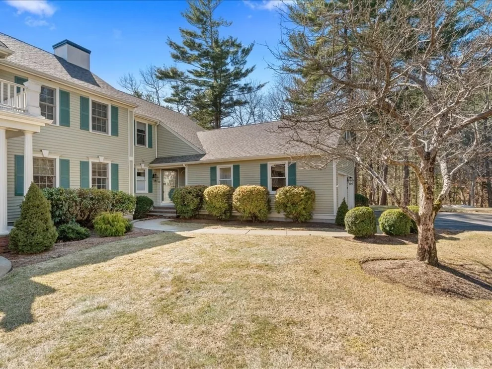 Unit for sale at 72 Tussock Brook Rd, Duxbury, MA 02332