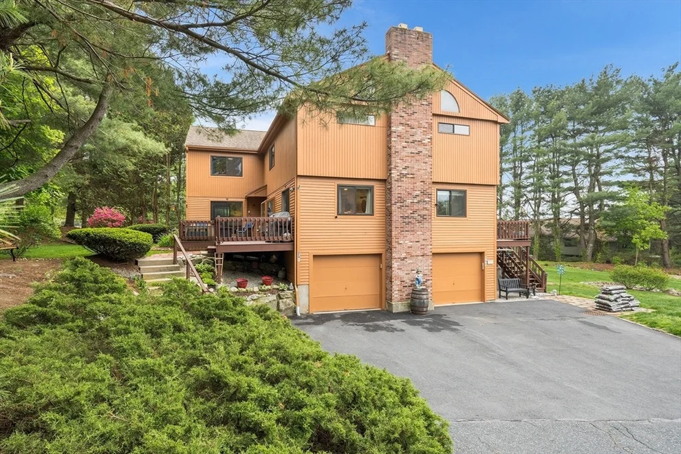 Unit for sale at 25 Country Club Ln, Milford, MA 01757