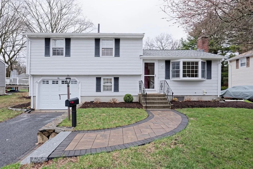 Unit for sale at 10 Costa Cir, Framingham, MA 01701