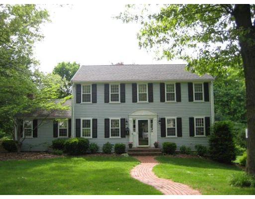 Unit for sale at 3 Stone Gate, Hingham, MA 02043