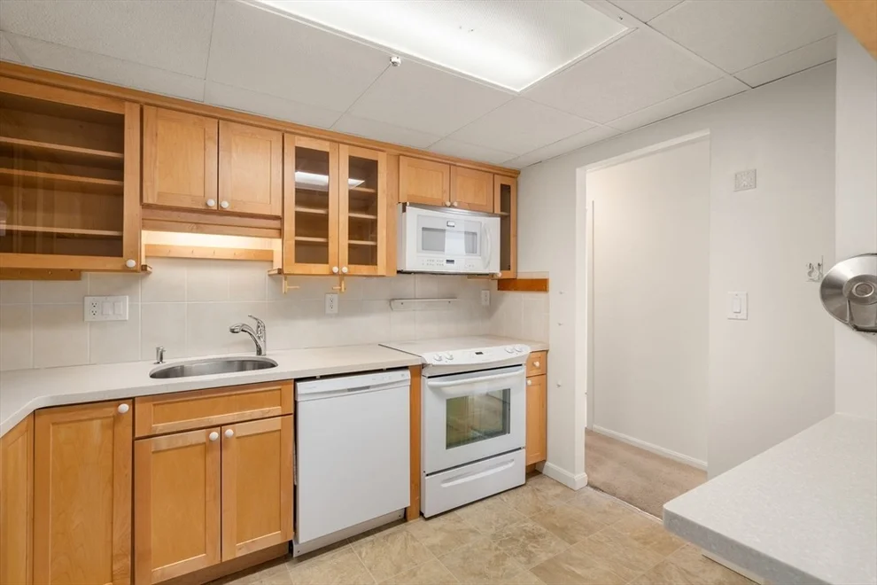 Unit for sale at 40 Bigelow Ave, Watertown, MA 02472