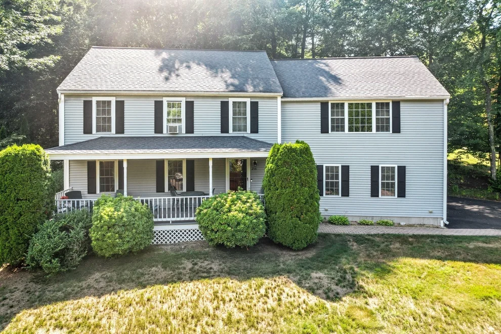 Unit for sale at 256 Stoneybrook Rd, Fitchburg, MA 01420