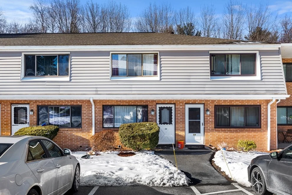 Unit for sale at 60 Farrwood Dr, Haverhill, MA 01835