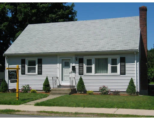 Unit for sale at 87 Pine St, Stoneham, MA 02180