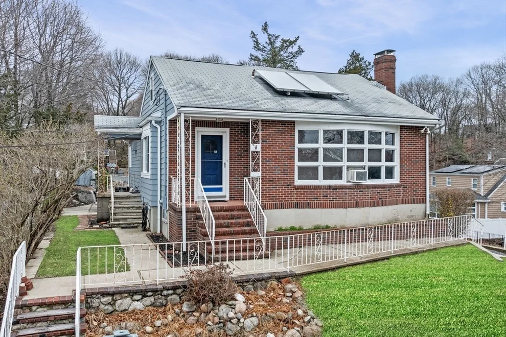 Unit for sale at 504 Loring Ave, Salem, MA 01970