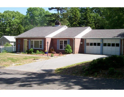 Unit for sale at 2 Marlboro Rd, Holyoke, MA 01040