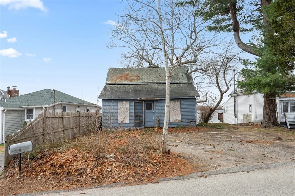 Unit for sale at 15 Ocean Ave, Halifax, MA 02338