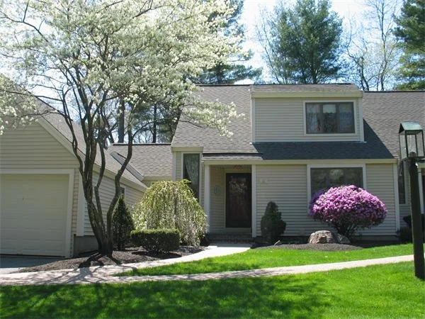 Unit for sale at 6 Mid Iron Dr, North Reading, MA 01864