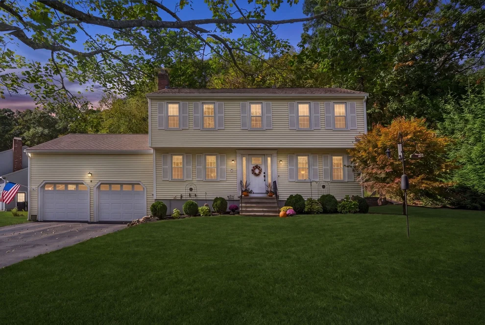 Unit for sale at 5 Crockett Cir, Hopedale, MA 01747
