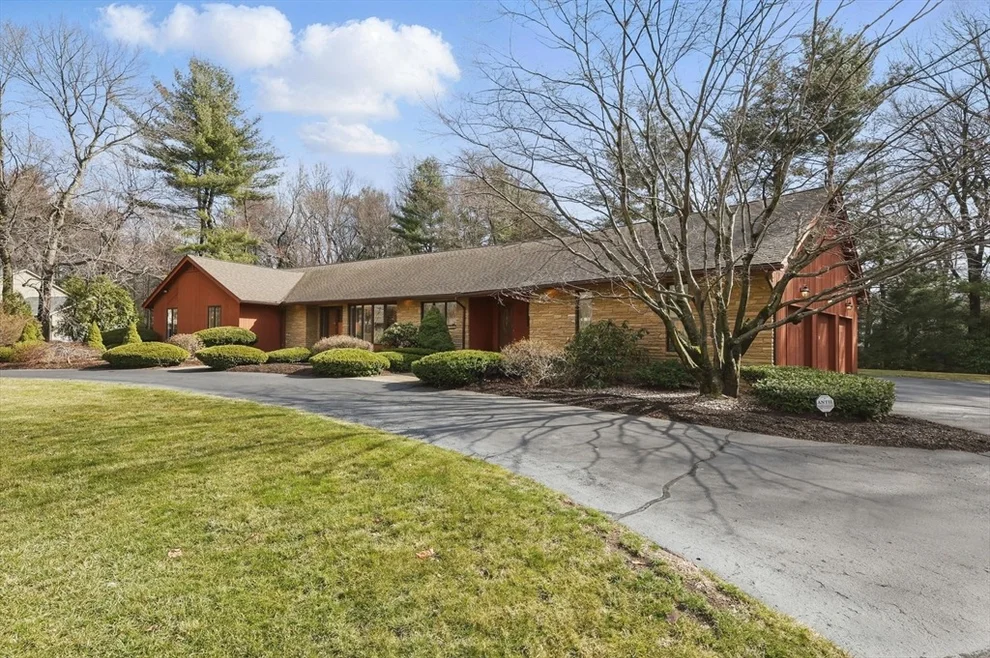 Unit for sale at 29 Williamsburg Drive, Longmeadow, MA 01106