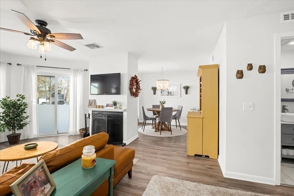 Unit for sale at 306 Beacon Park, Webster, MA 01570