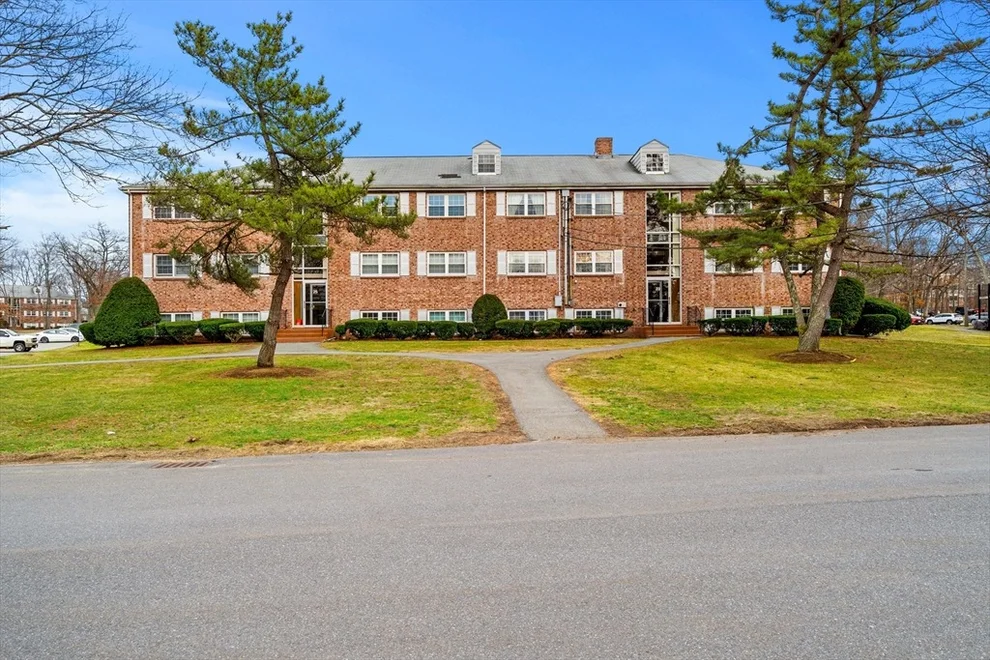 Unit for sale at 23 Edgelawn Ave, North Andover, MA 01845