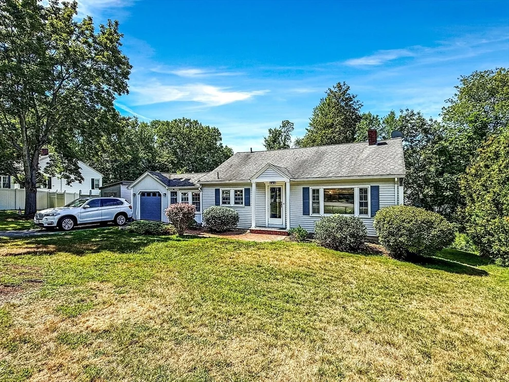 Unit for sale at 478 Wood Ln, North Andover, MA 01845