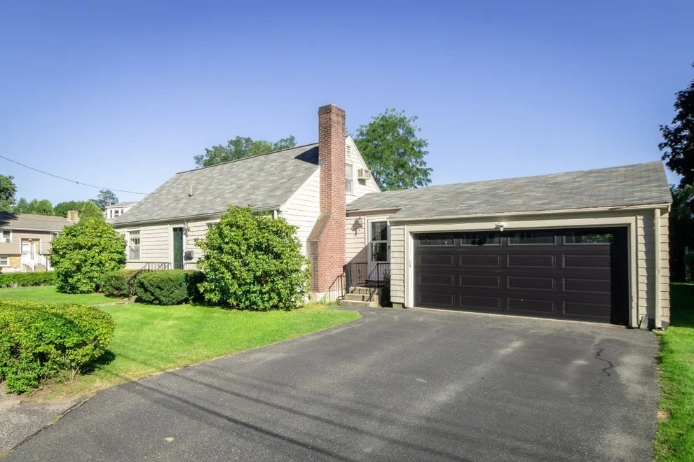 Unit for sale at 6 Albert St, Waltham, MA 02453