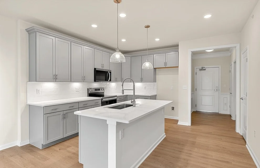 Unit for sale at 320 Martins Landing Way, North Reading, MA 01864