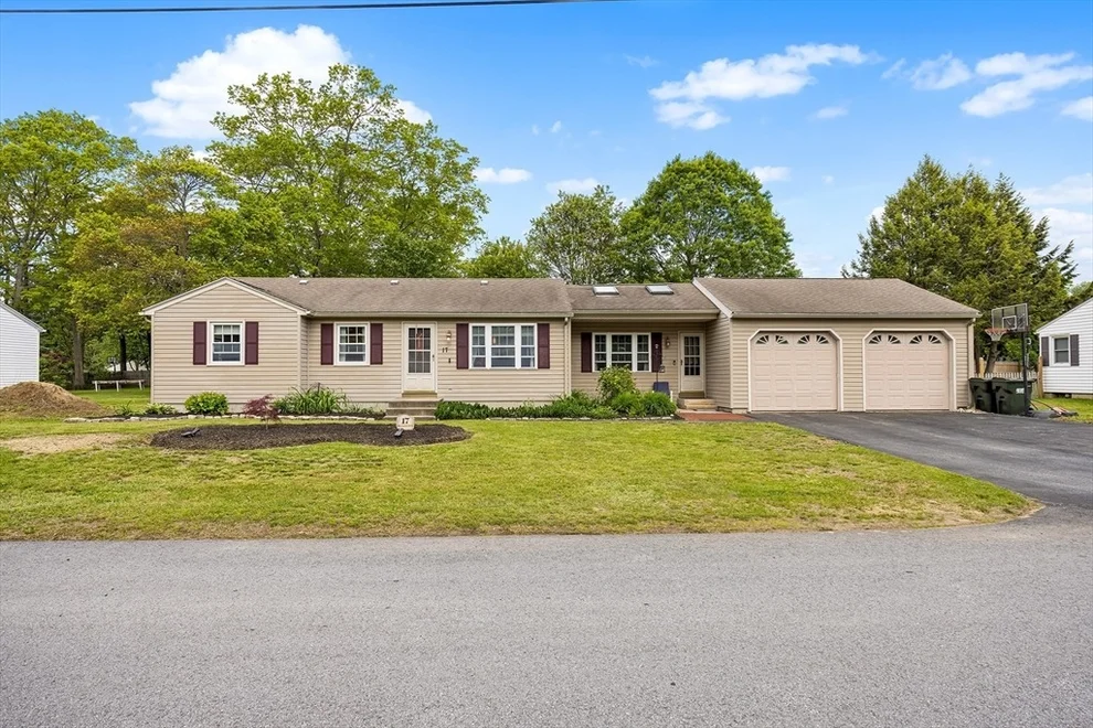 Unit for sale at 17 Sherwood Dr, Oxford, MA 01540