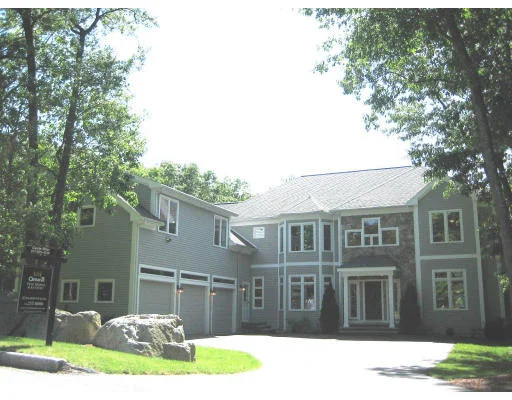 Unit for sale at 4 Briar Ln, Natick, MA 01760