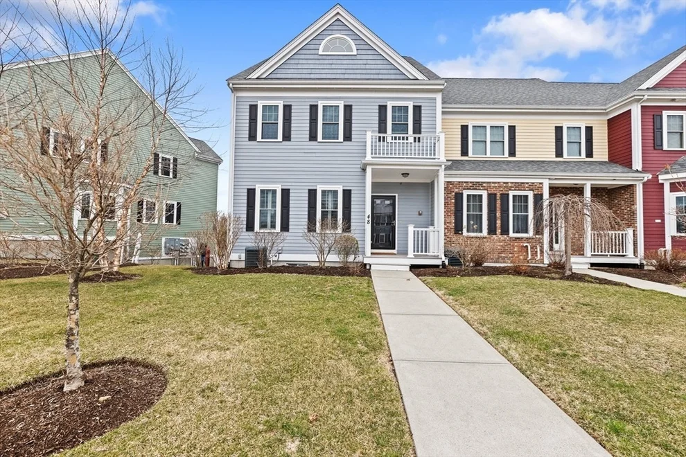 Unit for sale at 48 Meetinghouse Rd, Norfolk, MA 02056