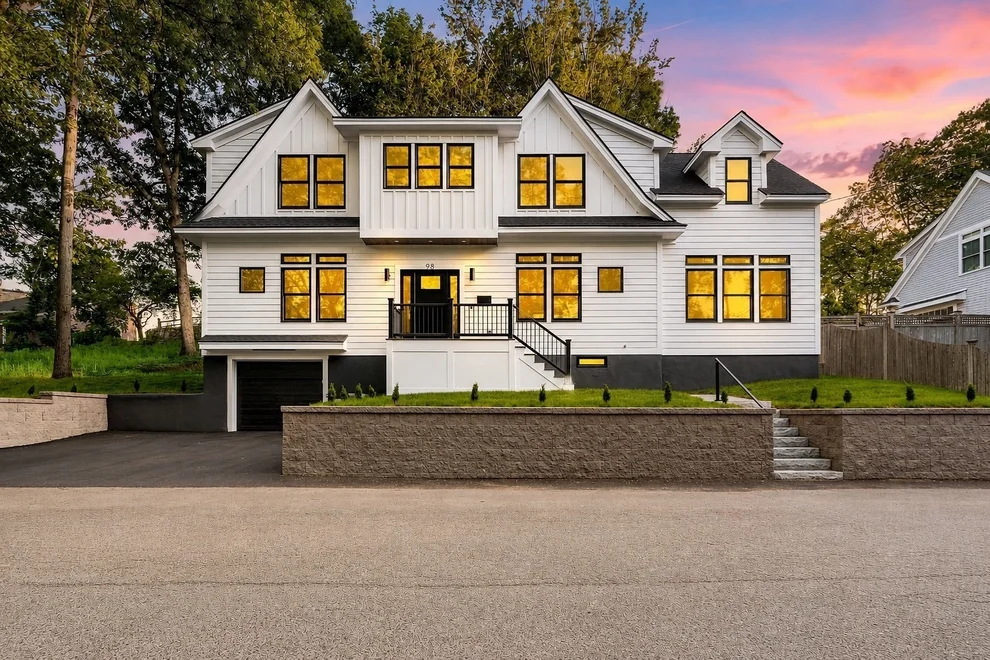 Unit for sale at 98 Evans Rd, Marblehead, MA 01945