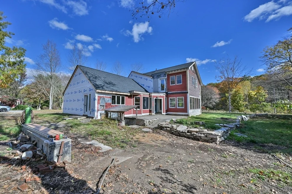 Unit for sale at 18 Kingsbury Rd, Webster, MA 01570